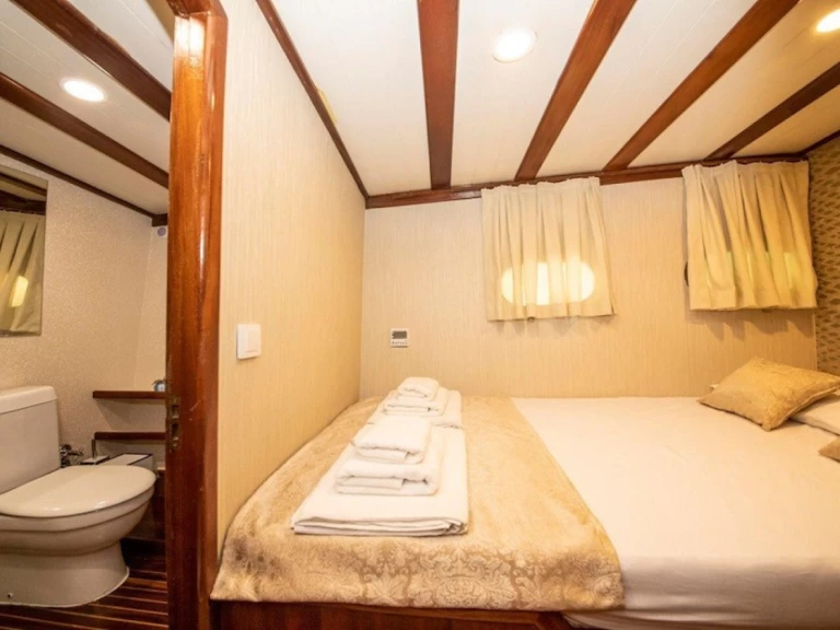 Sailboat to hire Selimiye at the best price