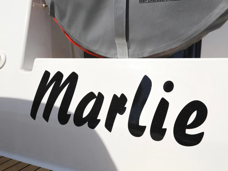 Hire Motorboat with or without skipper Fountaine Pajot Trogir