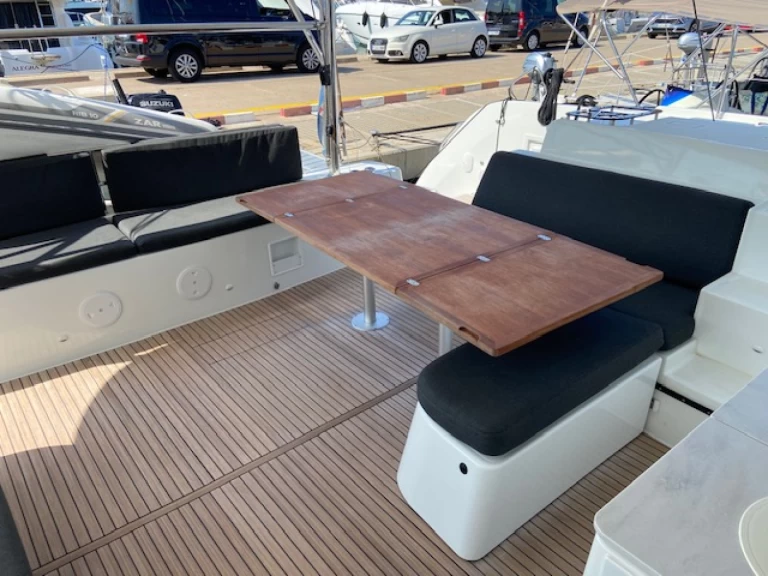 Hire Catamaran with or without skipper Lagoon Le Marin