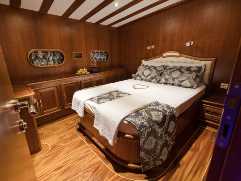 Sailboat to hire Bozburun at the best price