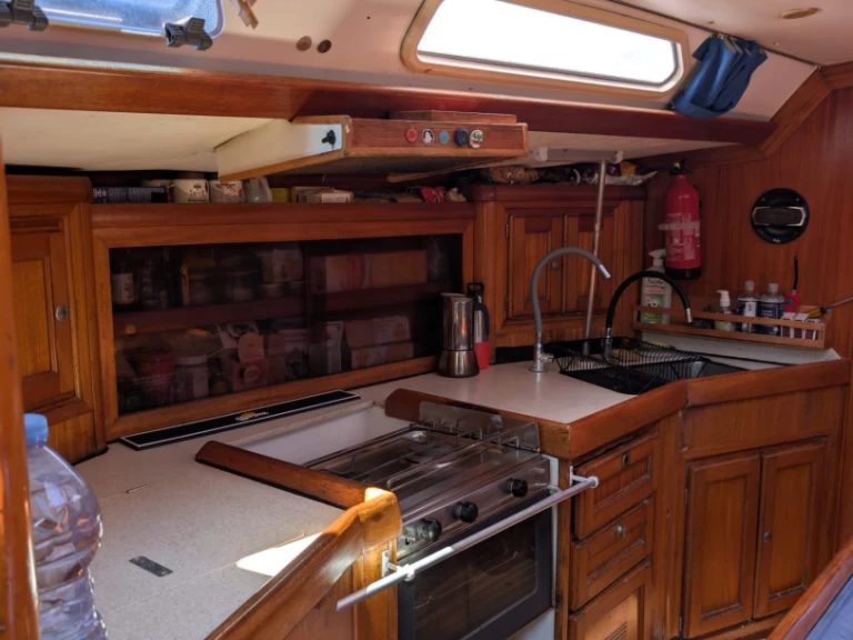 Charter a Dufour Dufour 41 Classic in Saint-Brieuc on Samboat