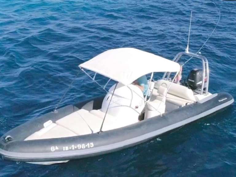 Hire RIB Weihai with a boat licence