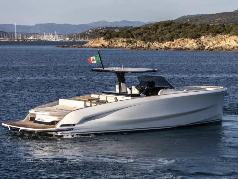 Hire Motorboat Solaris with a boat licence