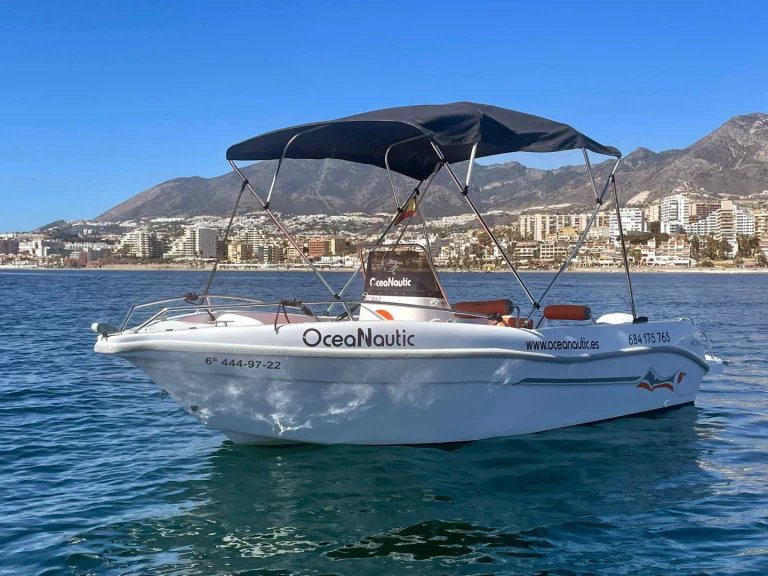 Motorboat to hire Puerto Deportivo de Lujo en Marbella at the best price