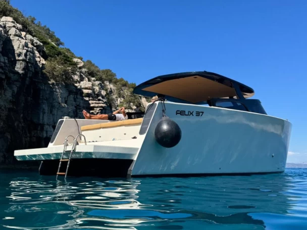 Motorboat hire in Makarska - Felix 37 Felix 37