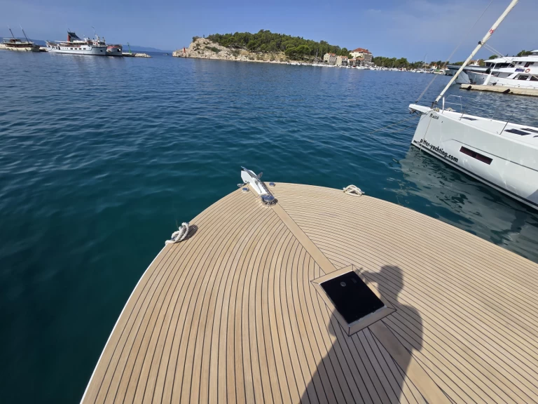 Hire Motorboat with or without skipper Felix 37 Makarska