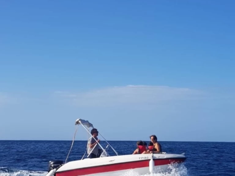 Charter a Compass 135 in Cala'n Porter on Samboat