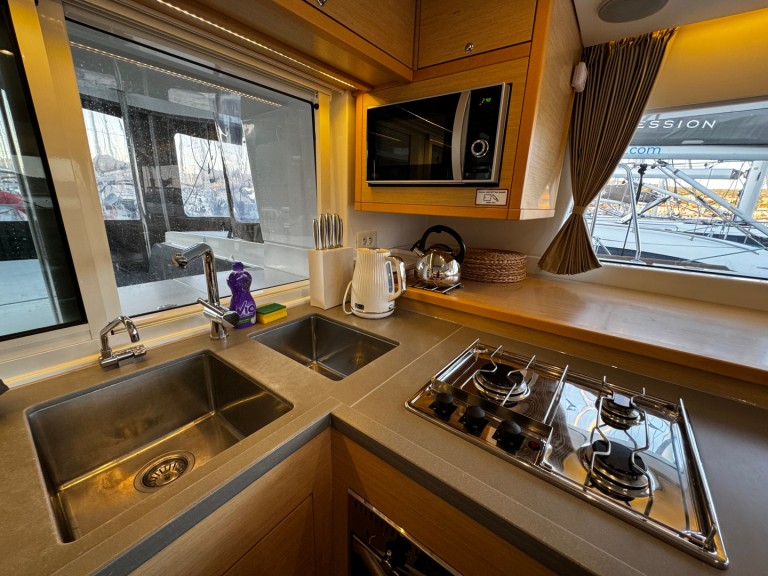 Hire a Lagoon Lagoon 450 F Rogoznica