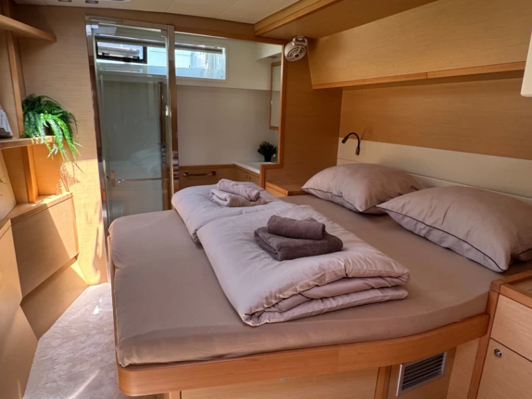 Charter a Lagoon Lagoon 52 F in Rogoznica on Samboat