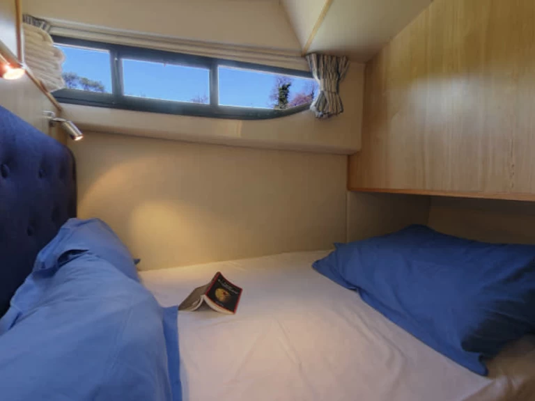 Charter a Le Boat Magnifique in Homps on Samboat