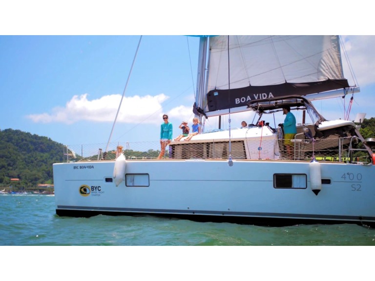 Catamaran to hire Verolme at the best price