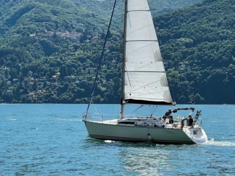 Hire a Jeanneau Sun Odyssey 34.2 Como (City)