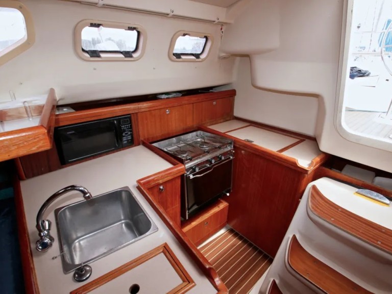 Hunter Hunter 320 charter bareboat or skippered in  Castellammare del Golfo