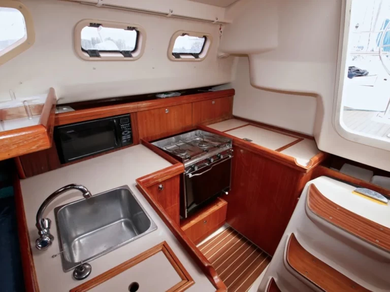 Hunter Hunter 320 charter bareboat or skippered in  Castellammare del Golfo