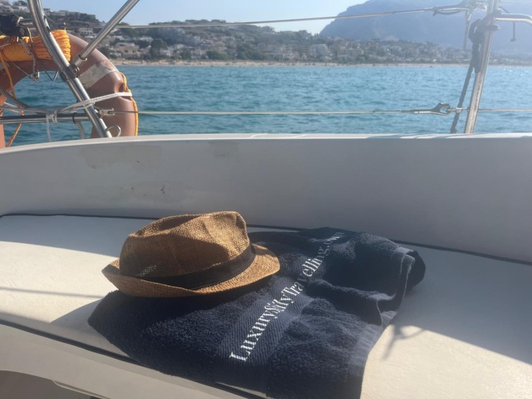 Yacht charter Castellammare del Golfo - Hunter Hunter 320 on SamBoat