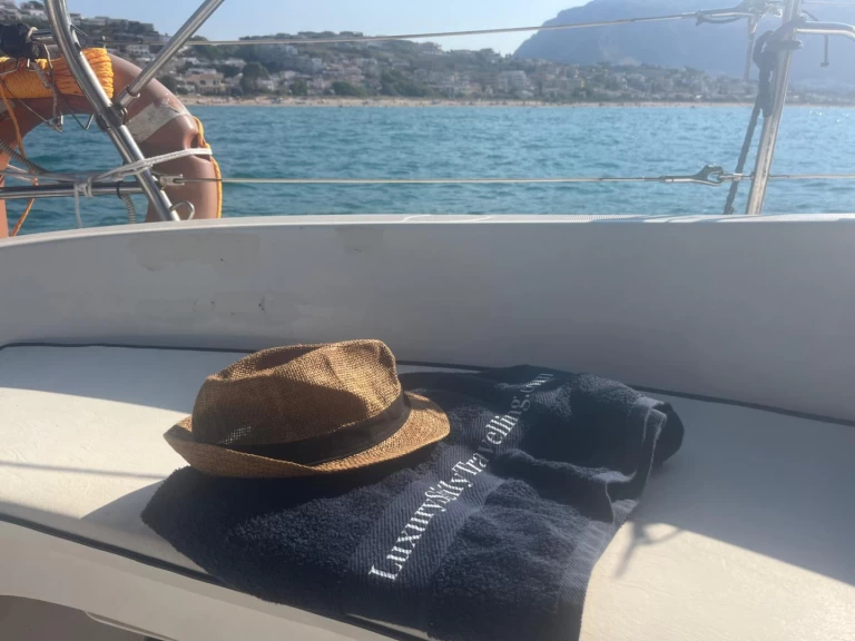 Yacht charter Castellammare del Golfo - Hunter Hunter 320 on SamBoat