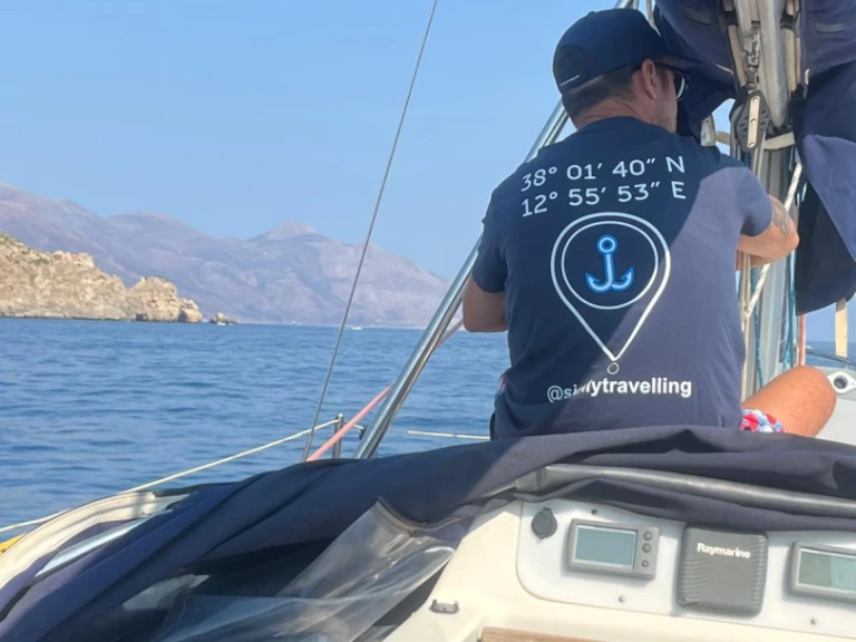 Hire a Hunter Hunter 320 Castellammare del Golfo
