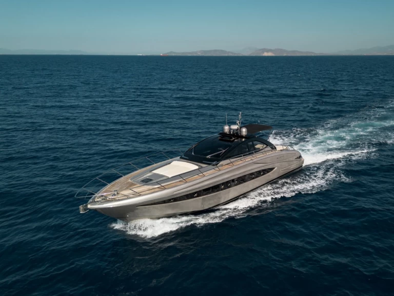 Luxury Yacht hire in Limáni Lavríou - Riva Vertigo 63