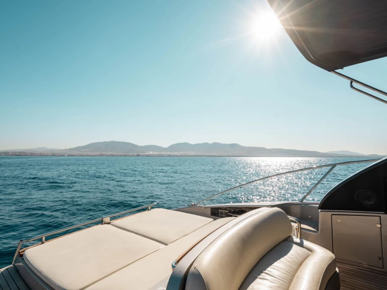 Hire Luxury Yacht with or without skipper Riva Limáni Lavríou