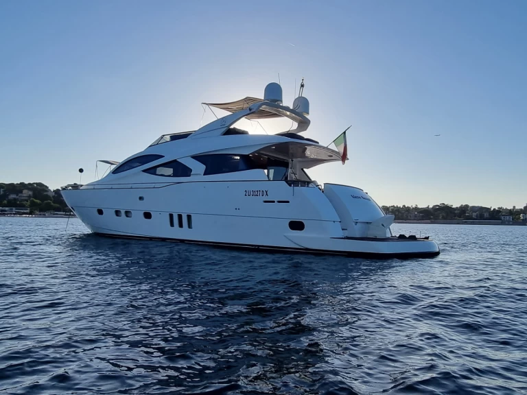 Evo Marine Deauville  Flybidge 76 charter bareboat or skippered in  Loano