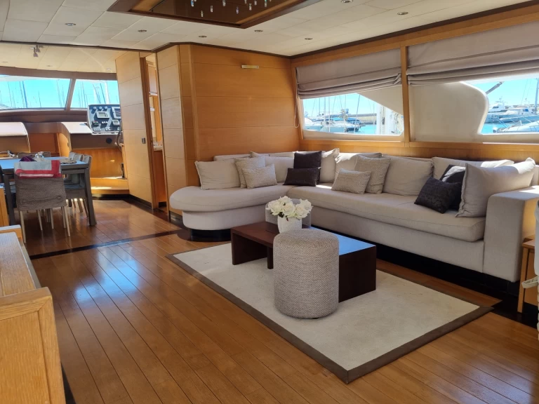 Hire a Evo Marine Deauville  Flybidge 76 Loano