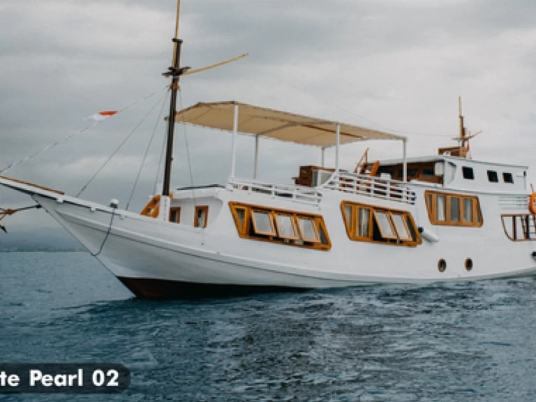 Yacht charter Labuan Bajo - White Pearl 02 Phinisi Boat on SamBoat