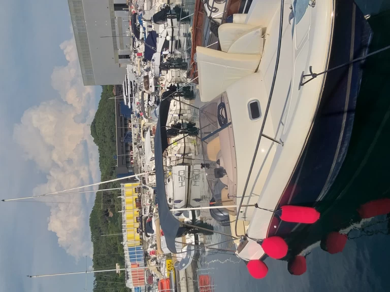 Hire a Jeanneau Cap Camarat 755 WA La Spezia