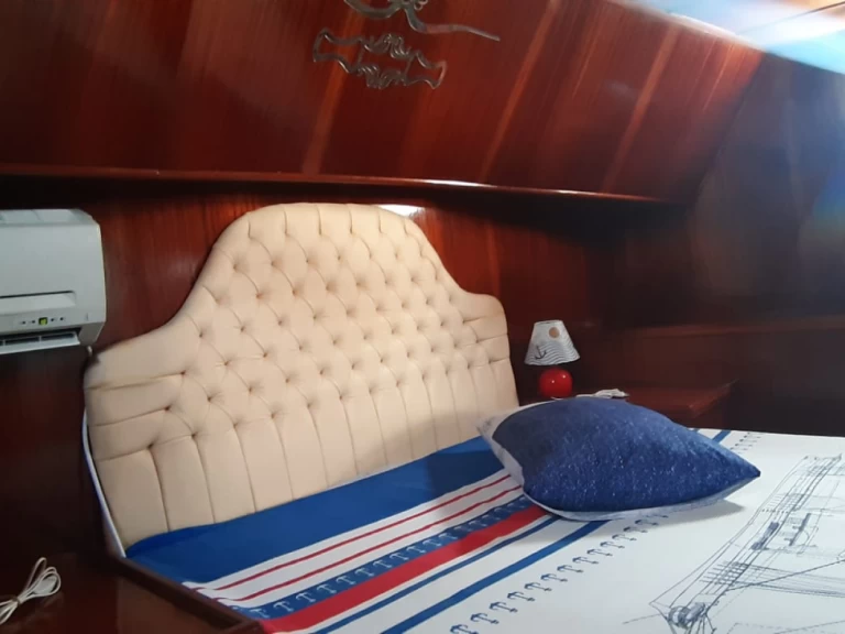 Hire Luxury Yacht Princess with a boat licence