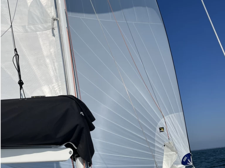 Yacht hire La Trinité-sur-Mer cheap Mojito 650