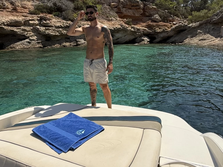 Sea Ray Sea Ray 220 Select charter bareboat or skippered in  Sant Antoni de Portmany