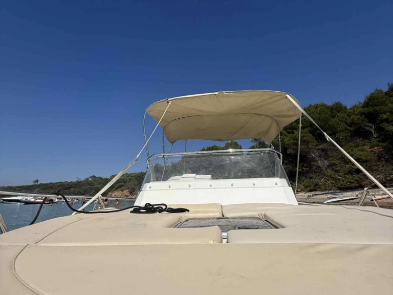 Hire Motorboat Pacific Craft with a boat licence