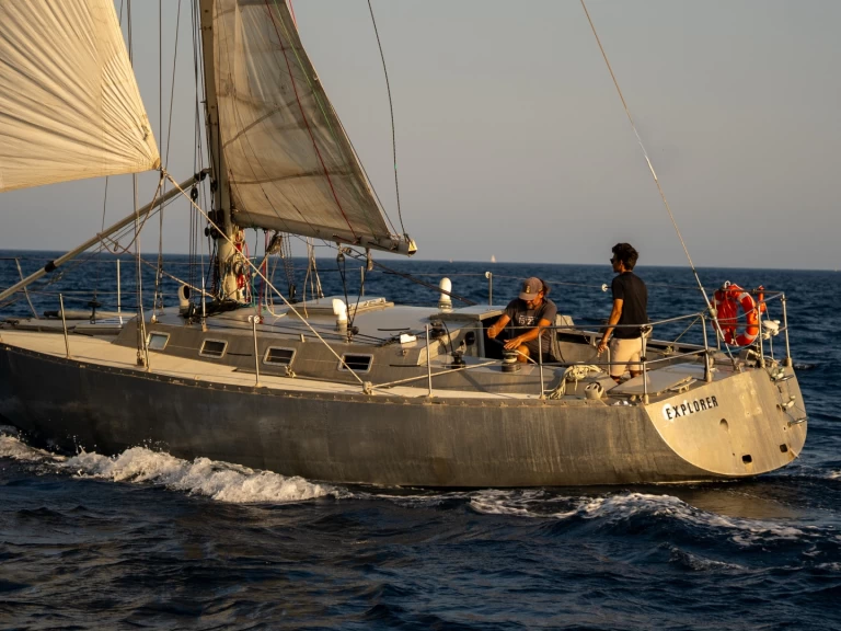 Sailboat hire in Badia de Roses - Aluminium AG4MC Consolation 37