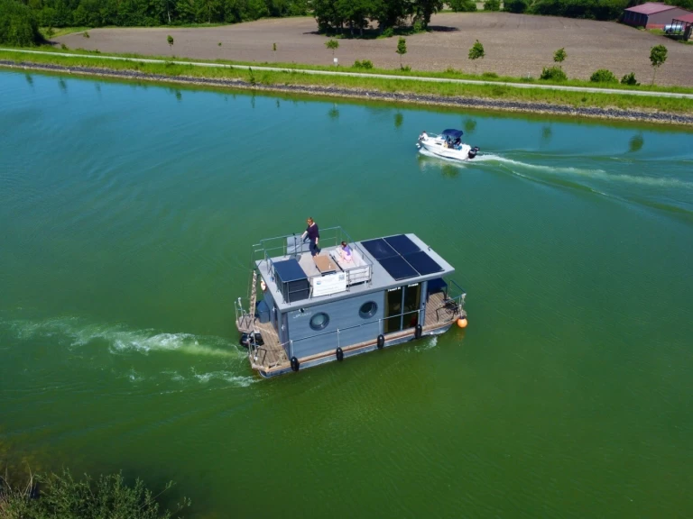 La Mare Apartboot charter bareboat or skippered in  Buchholz