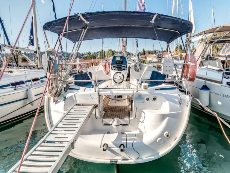 Sailboat to hire Gouvia at the best price