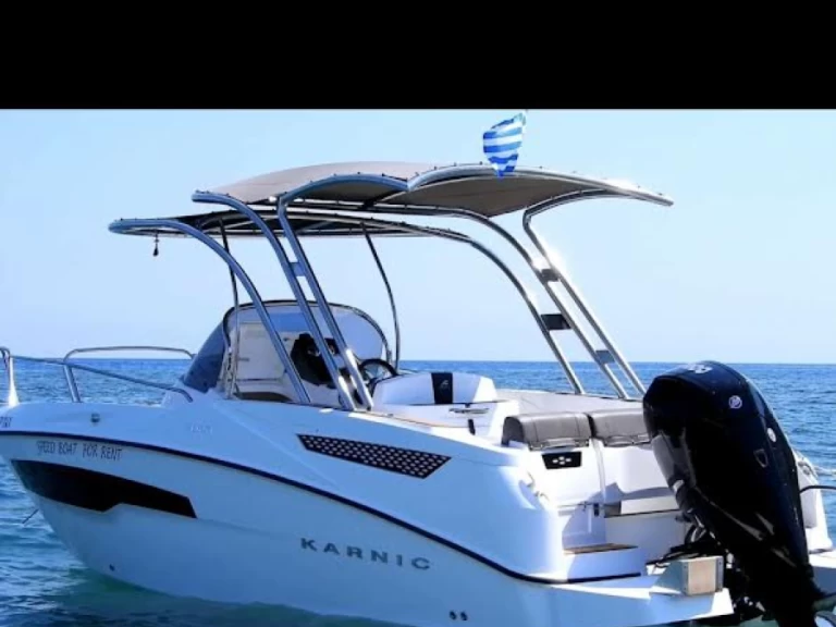 Hire Motorboat Karnic with a boat licence