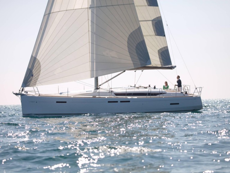 Sailboat hire in Arzon - Jeanneau Sun Odyssey 449