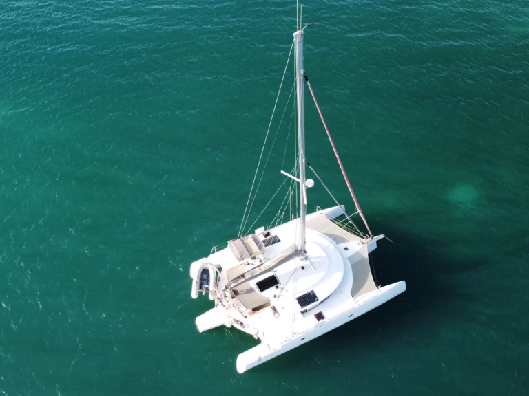 Hire Catamaran Neel with a boat licence