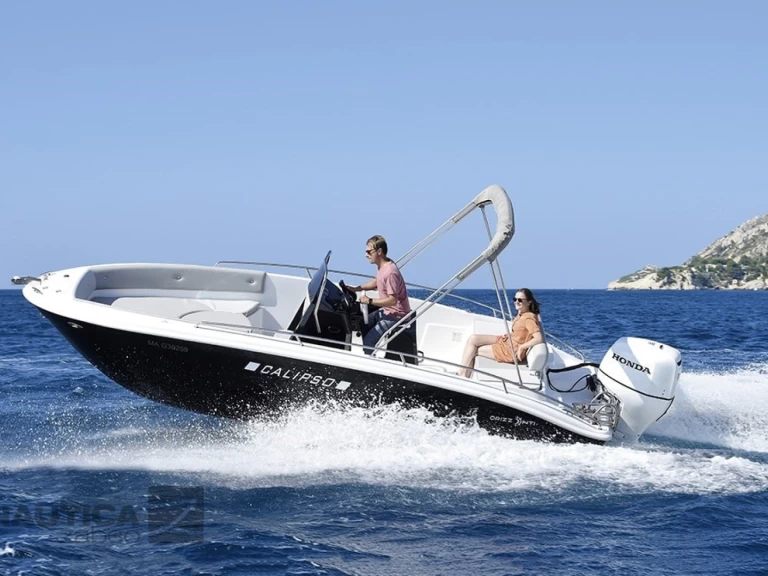 Hire Motorboat Orizzonti with a boat licence
