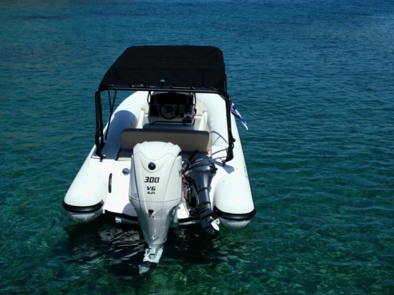 Charter a Olympic 720 in Palaio Faliro on Samboat