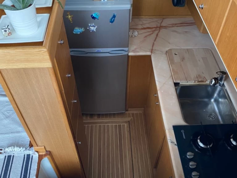 Yacht hire Procida cheap Clanship 34 fly