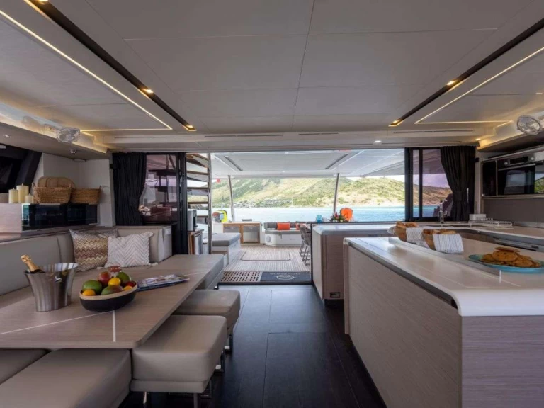 Luxury Yacht to hire British Virgin Islands (BVI) at the best price