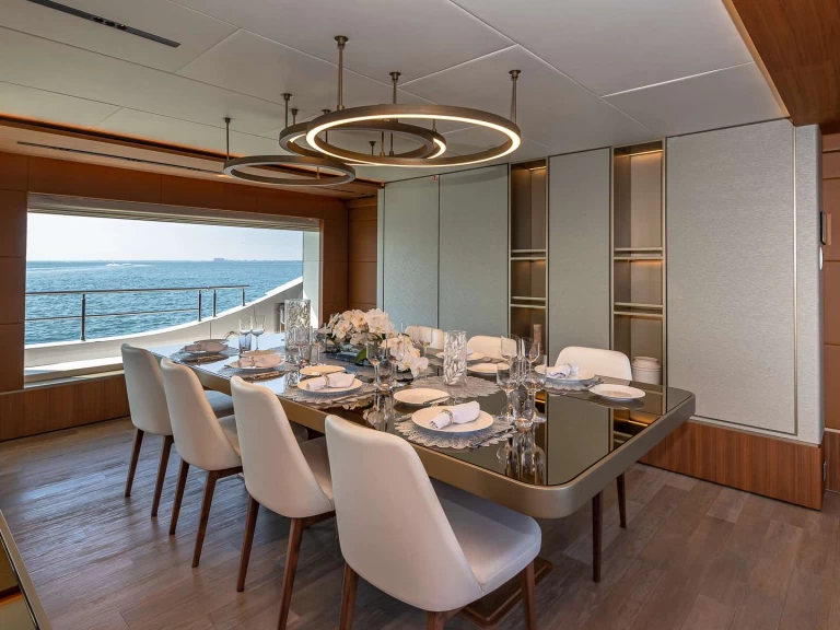 Hire Luxury Yacht with or without skipper Gulf Craft - Majesty Yachts San Diego