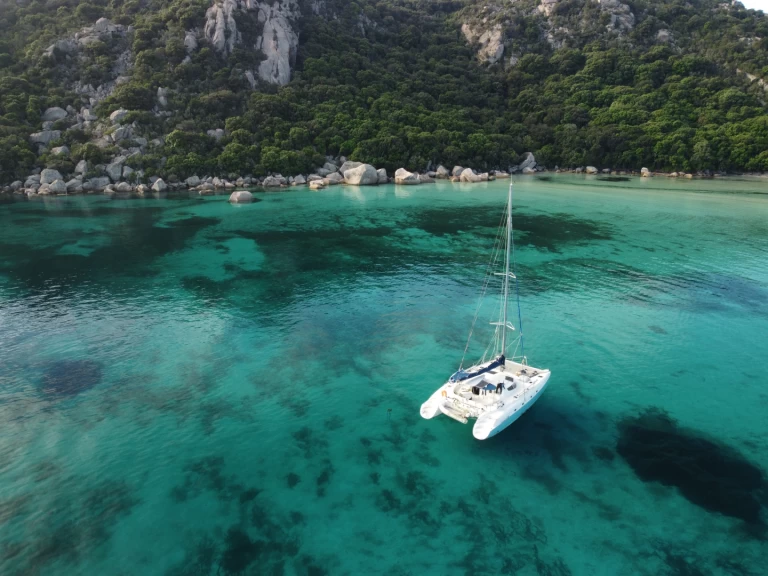 Hire Catamaran with or without skipper Fountaine Pajot Baie de San Ciprianu