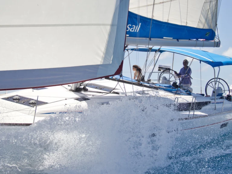 Hire Sailboat Jeanneau with a boat licence