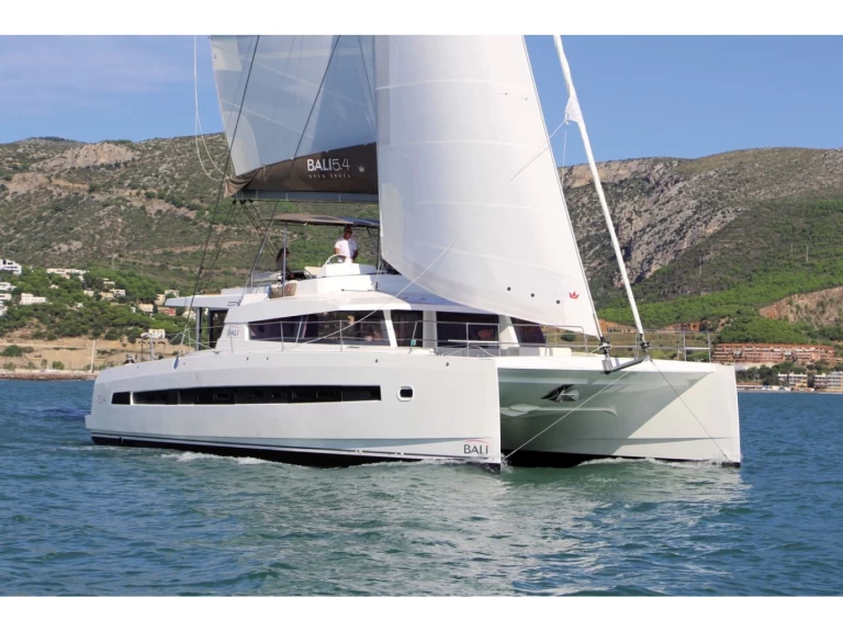 Catamaran hire in Capo d'Orlando - Bali Bali 5.4 italy