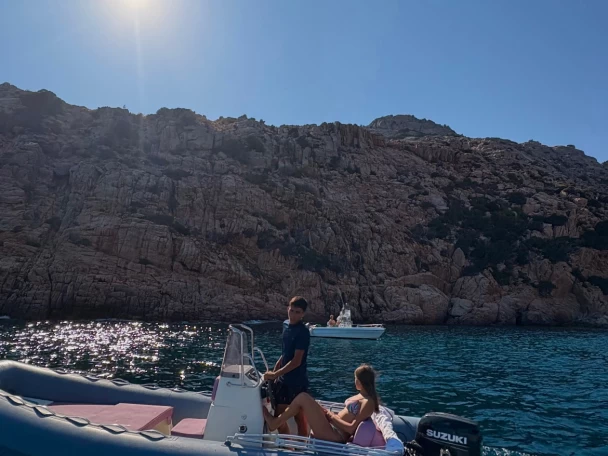 Hire a Bwa California 550 Porto Pollo