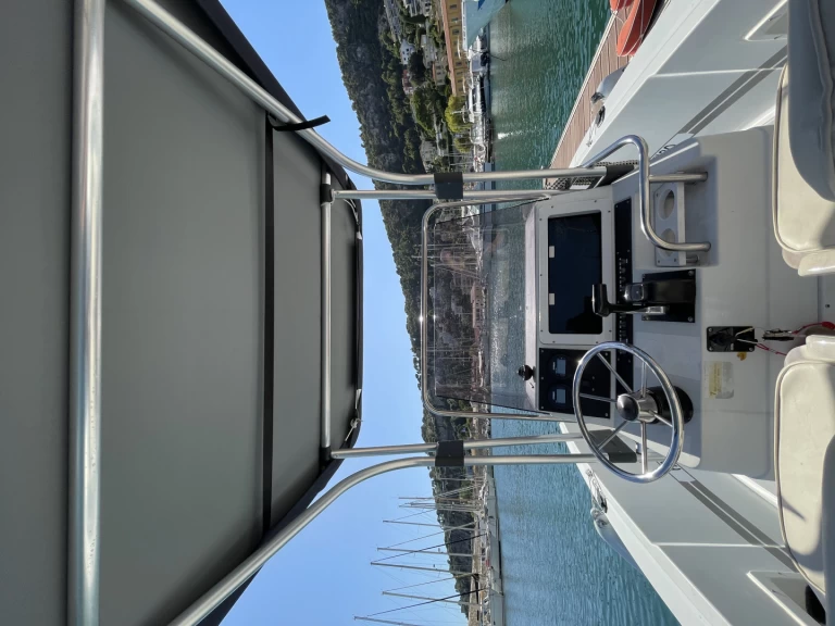 Hire a Four Winns Quest 207 Mandelieu-la-Napoule