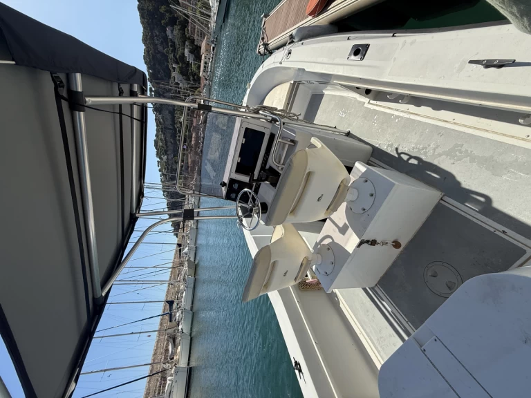 Yacht hire Mandelieu-la-Napoule cheap Quest 207