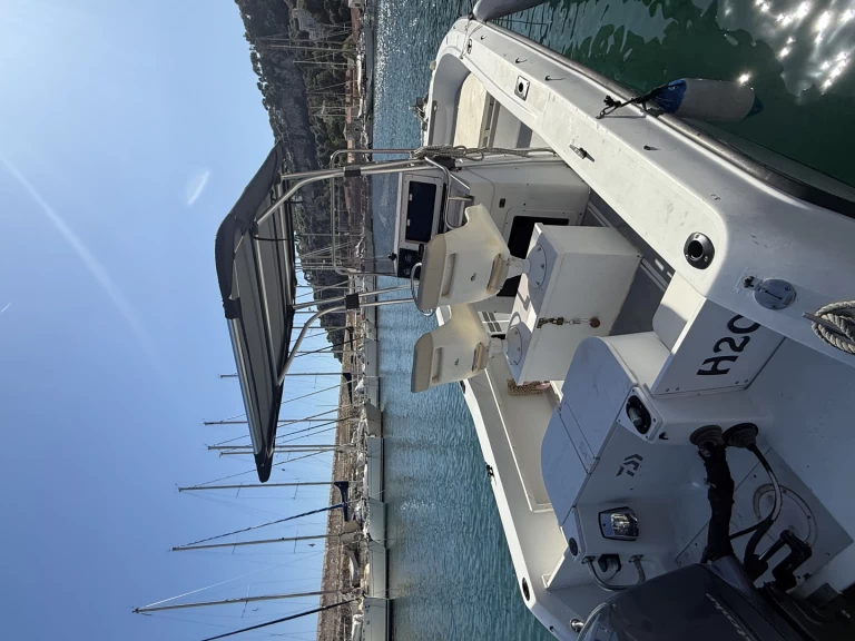 Motorboat hire in Mandelieu-la-Napoule - Four Winns Quest 207