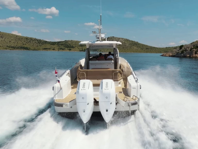 Hire Motorboat Nimbus with a boat licence